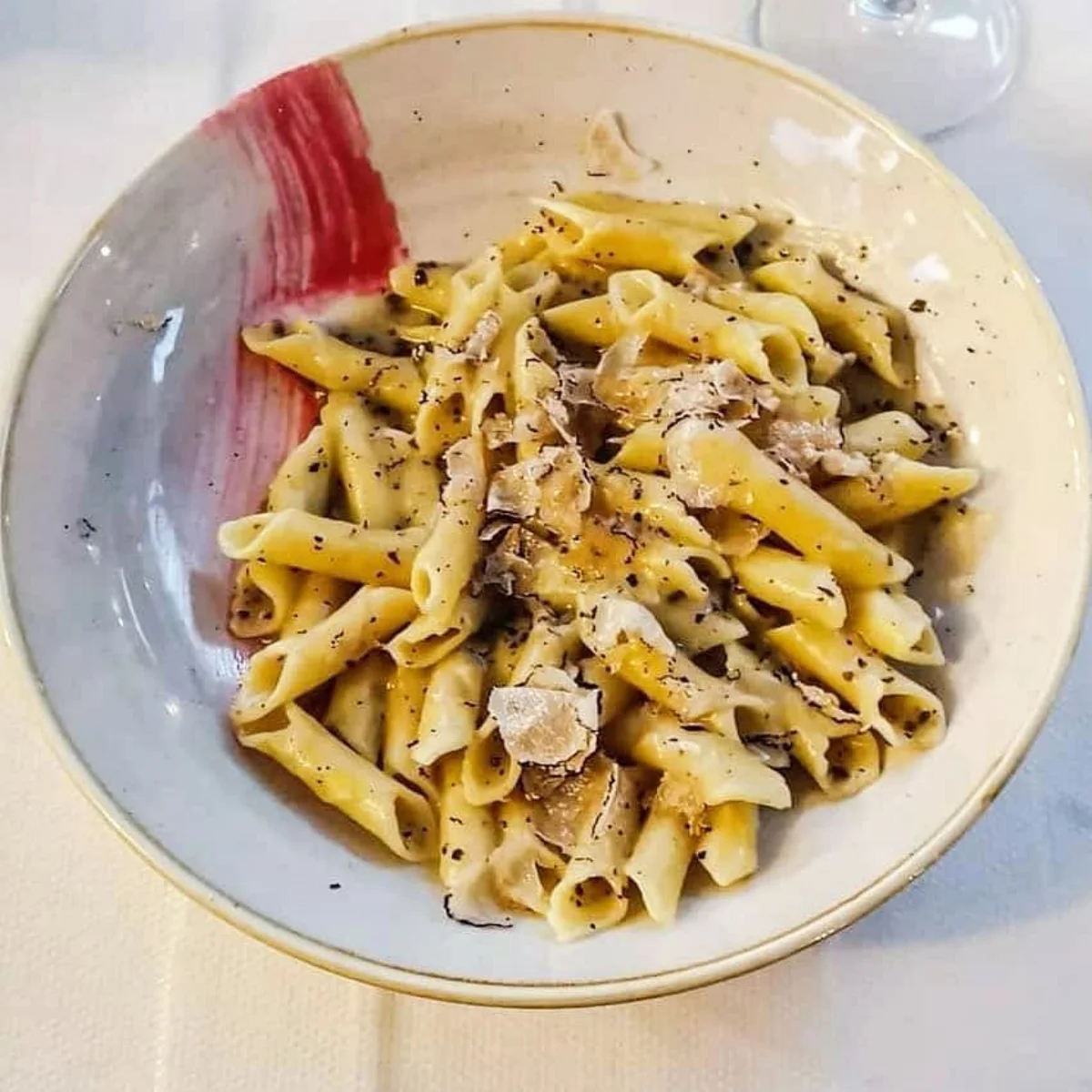 Testenine s tartufi – Restavracija Villa Andor
